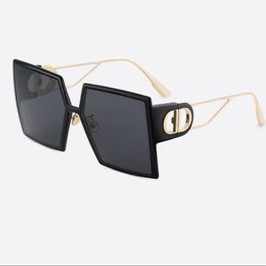 Dior- 30Montaigne Black Square Sunglasses